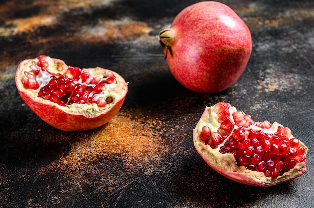 Reifer Granatapfel. Bio-Obst. Ansicht von oben