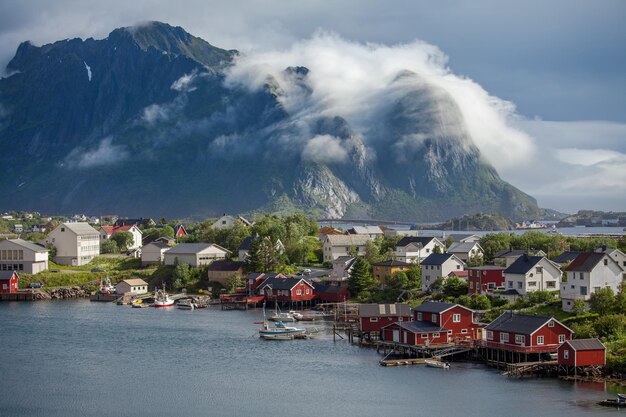 Foto reine lofoten ist ein archipel im landkreis nordland in norwegen