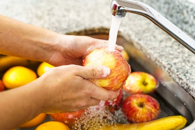 Reinigung von Obst und Gemüse durch Coronavirus