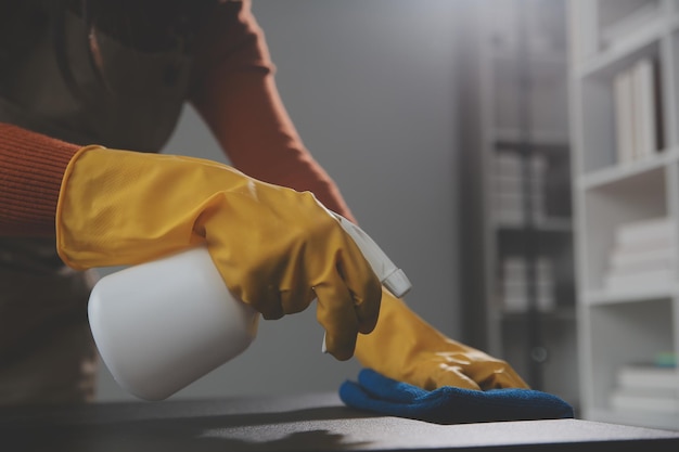 Reinigungsdienst für Büro, Hausmeister, Sprühschreibtisch, Arbeitsplatzhygiene