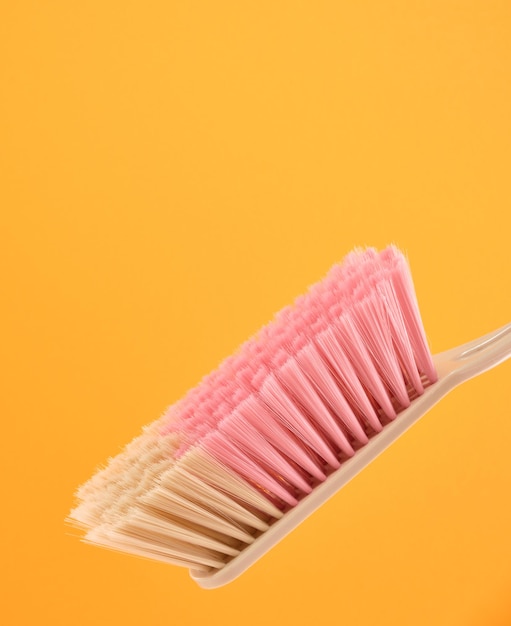 Reinigungsmittel Kunststoffbürste mit mehrfarbigen synthetischen rosa und beigefarbenen Borsten