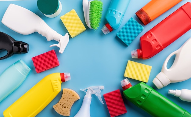 Reinigungsprodukte und Reinigungsflaschen