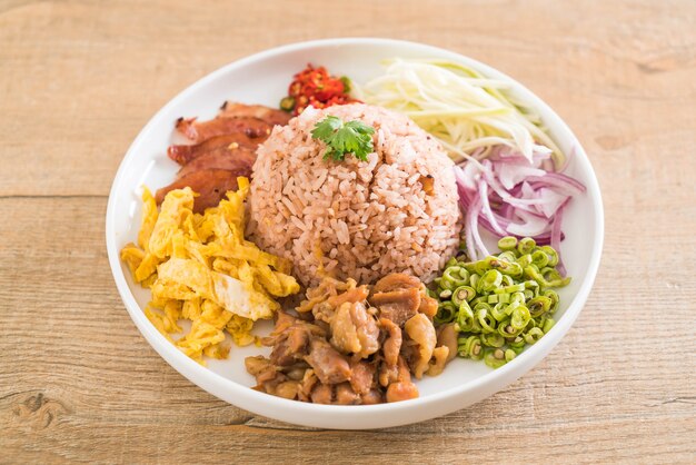 Reis mit Shrimp Paste gemischt