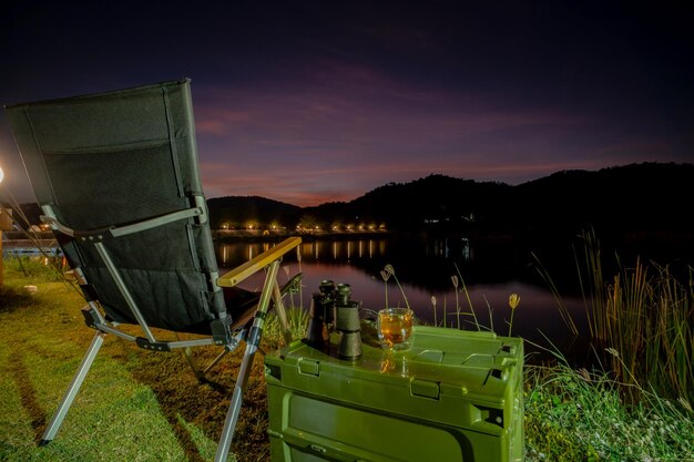 Reisen und Camping im Naturpark. Familienaktivitäten im Freien und Reiselebensstil im Urlaub.