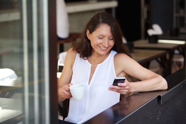 Relajarse en el café