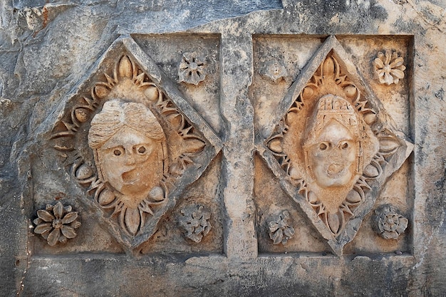 Foto relieve en la antigua ciudad de myra turquía provincia de antalya