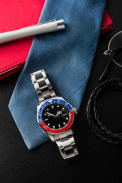 Relógio de pulso masculino de luxo formal com bisel azul-vermelho