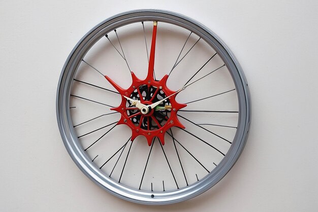 Relógio de roda de bicicleta upcycled