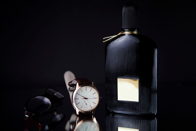 Foto relógios de pulso e perfumes para homem