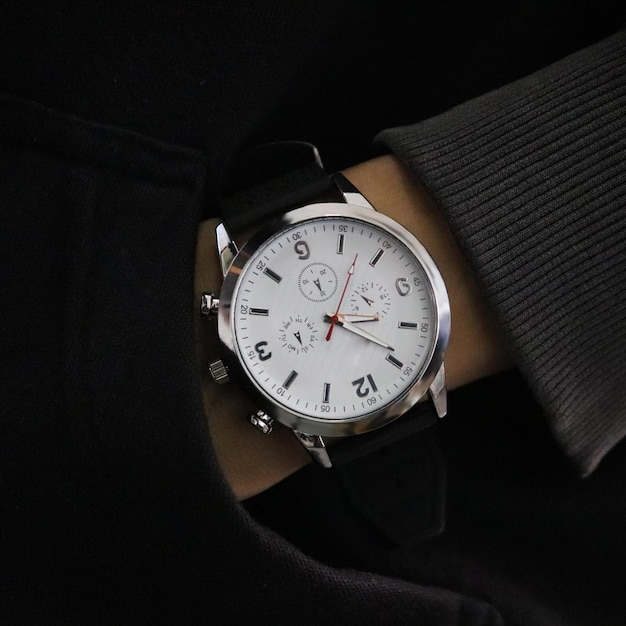 reloj negro plateado sin logotipo zoom