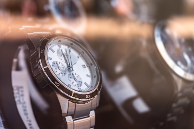 Relojes caros en la vitrina