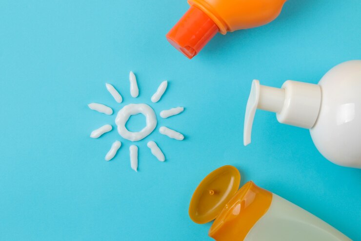 Foto remédio de proteção solar. vários filtros solares e creme solar. proteção solar. proteção ultravioleta. verão. vista do topo.