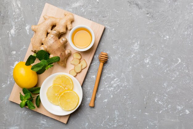 Foto remedios caseros naturales para el resfriado y la gripe ingredientes naturales para la estimulación de la inmunidad y la protección contra virus vista superior plana