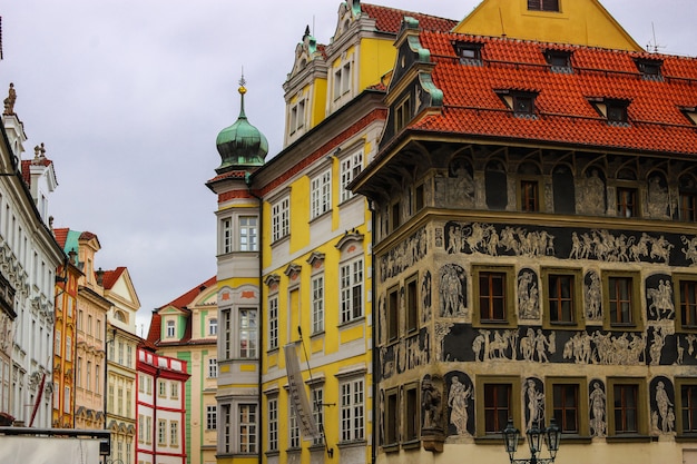 Renaissancehaus unter der Minute mit Technik Graphit verziert, Altstädter Ring, Prag, Tschechische Republik.