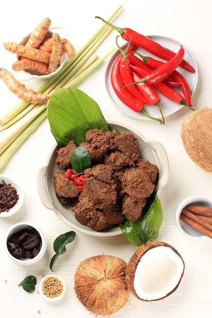 Foto rendang ou randang é a comida mais deliciosa do mundo feita com fundo de ensopado de abelha