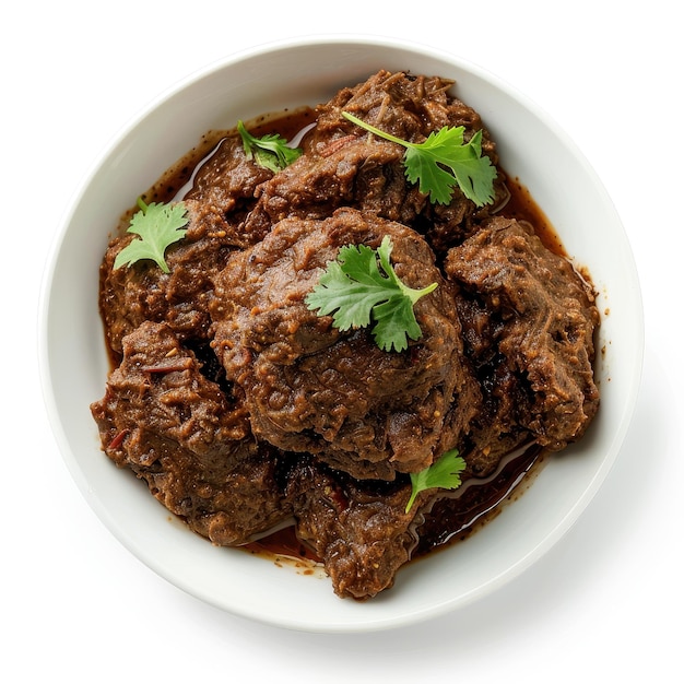 Rendang con perejil aislado sobre un fondo blanco Vista superior