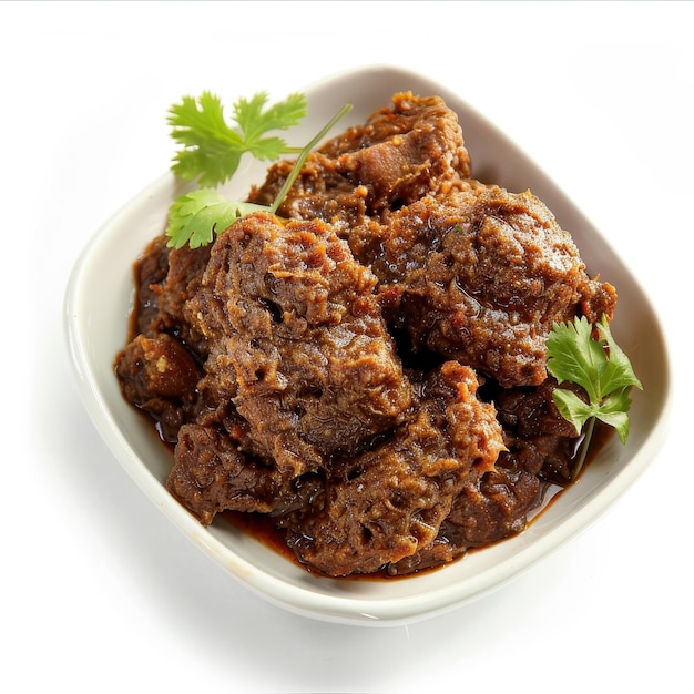 Rendang con perejil aislado sobre un fondo blanco Vista superior