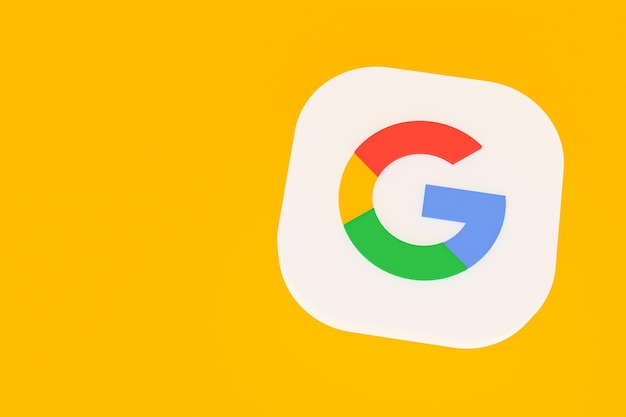 Renderização 3d do logotipo do aplicativo google em fundo amarelo