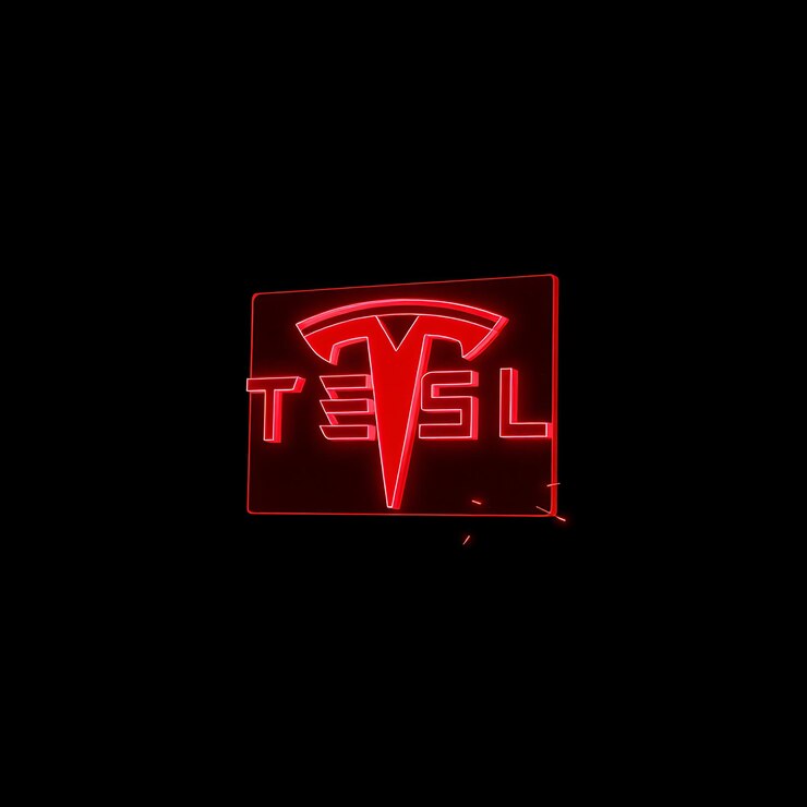 Foto renderización 3d del logotipo de tesla en vidrio rojo helado claro flotando lateralmente brillo rojo de neón resalta la t