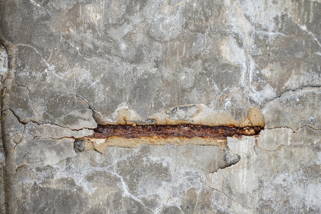 Renovación del techo de yeso en la casa Sitio de construcción en proceso de renovación en un edificio antiguo