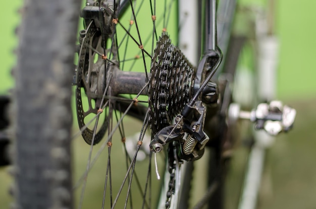 Reparación de bicicletas de montaña El mejor taller Rueda trasera y cassette closeup