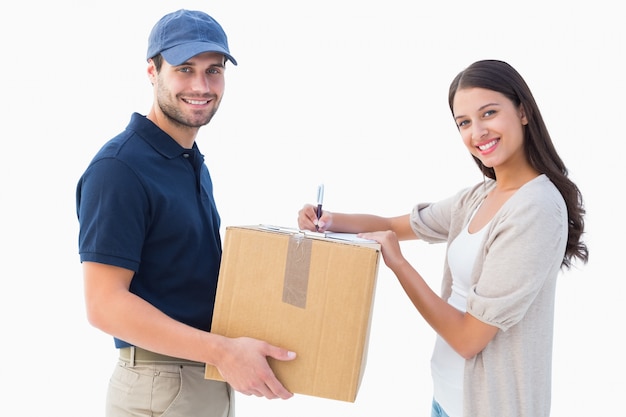 Repartidor feliz con cliente