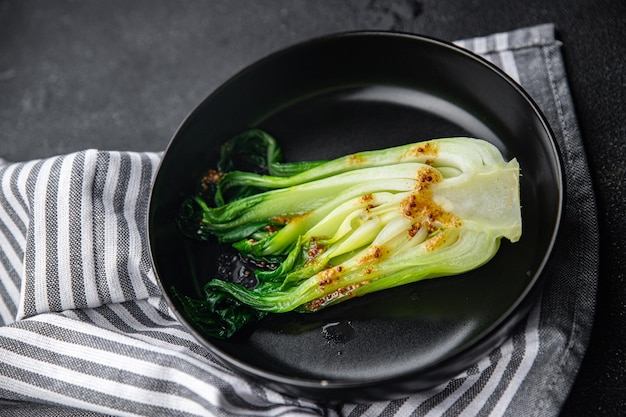 repollo Bok choy o pak choy plato vegetal comida saludable comida merienda en la mesa espacio de copia comida