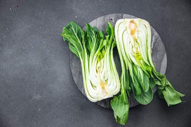 repollo bok choy o pak choy vegetales crudos comida fresca y saludable bocadillos en la mesa espacio de copia