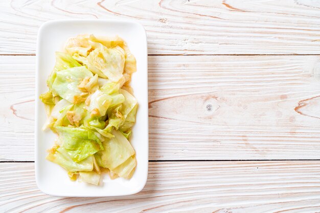 Repollo frito con salsa de pescado