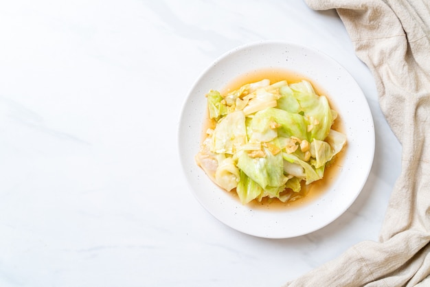 Repollo frito con salsa de pescado