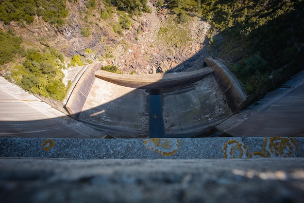 Represa de susqueda na região de spains costa brava