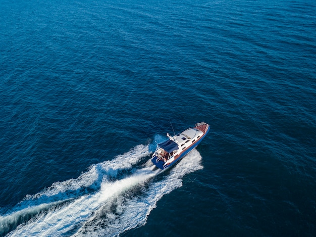 Rescate Guardia de seguridad de la costa barco de motor barco mar patrulla aislado