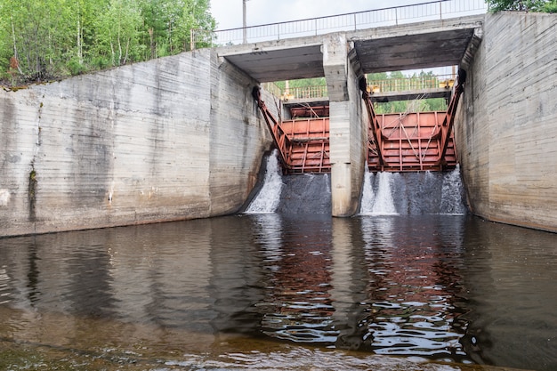 reserva de agua en planta hidroeléctrica