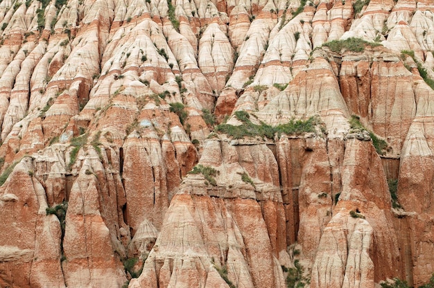 Foto reserva geológica a ravina de rapa rosie, roménia