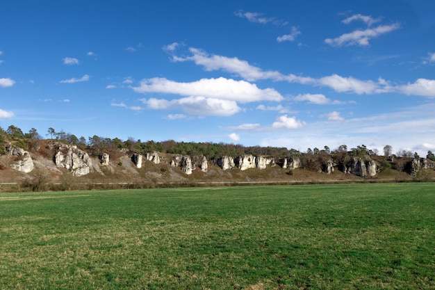 Foto la reserva natural con la formación rocosa de los doce apóstoles es un área protegida solnhofen alemania