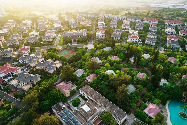 Resort de luxo em complexo de vilas com fotografia aérea