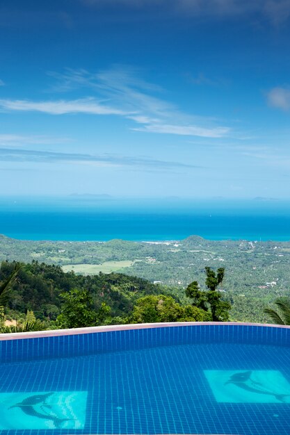 Resort de piscina de lujo