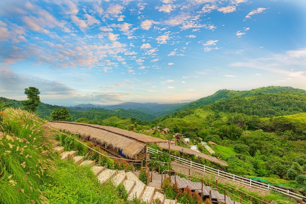 Resort und BergeResort Landschaft im Tal Provinz Phetchabun Thailand