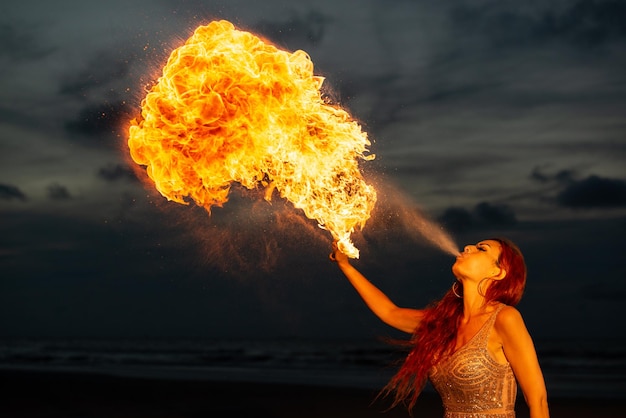 Respirando fuego con Donia Serena en la playa
