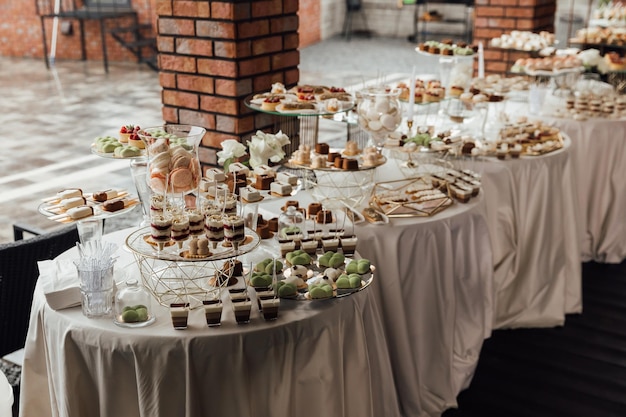 Foto restauração culinária do jantar de bufete da culinária que janta o conceito do partido da celebração do alimento.