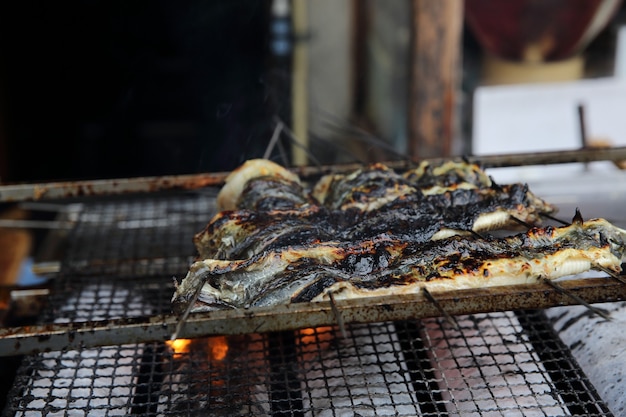 Restaurante de enguias grelhadas em japoneses