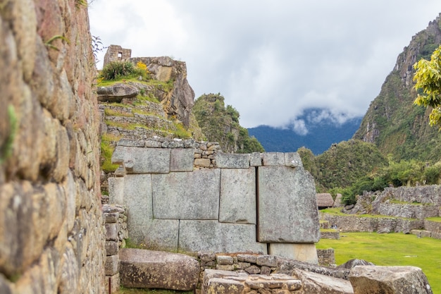 Restos arqueológicos de Machu Picchu ubicados en las montañas del Cusco. Perú