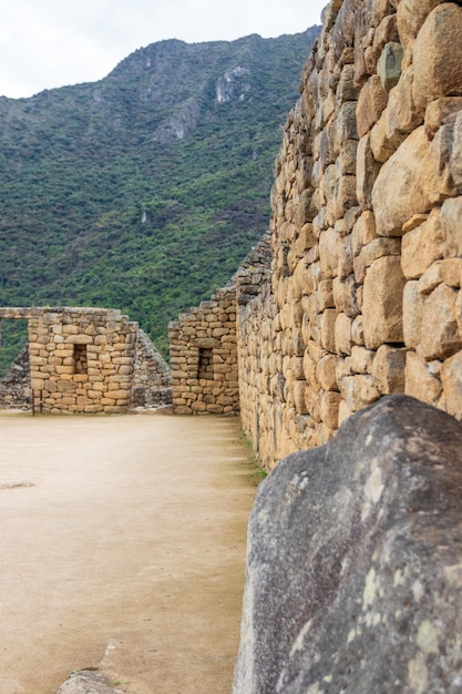 Restos arqueológicos de Machu Picchu ubicados en las montañas del Cusco. Perú