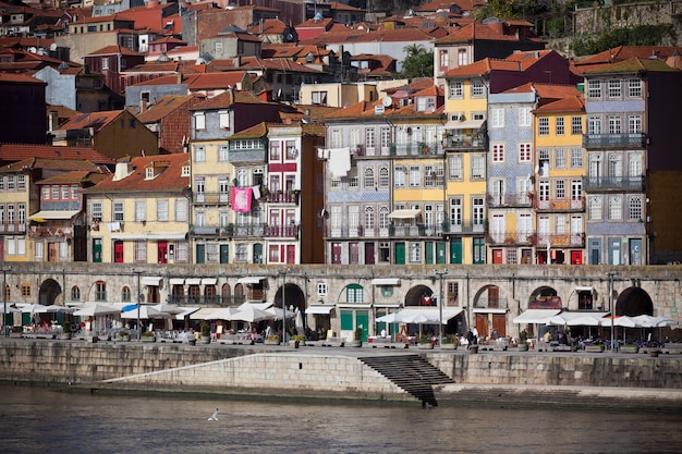 Resumen del casco antiguo de Oporto en Portugal