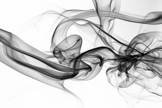 Resumo de fumo preto sobre fundo branco, design de fogo, movimento de tóxico