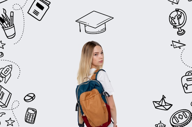 Retrato adolescente de tiro medio con gorro de graduación