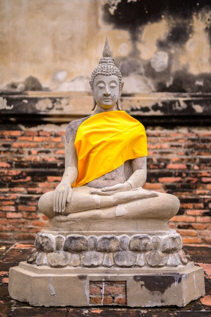 Retrato de la antigua escultura de Buda en Ayutthaya, Tailandia