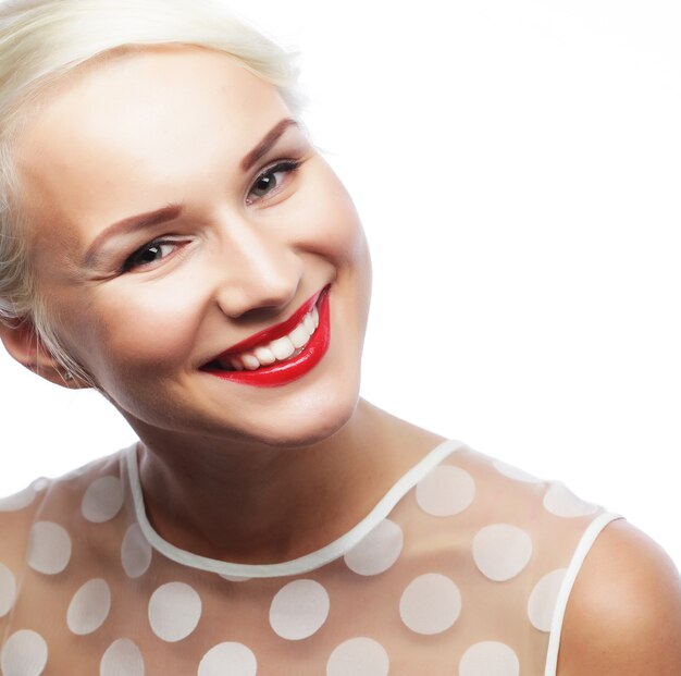 Foto retrato, de, atractivo, caucásico, mujer sonriente, rubio