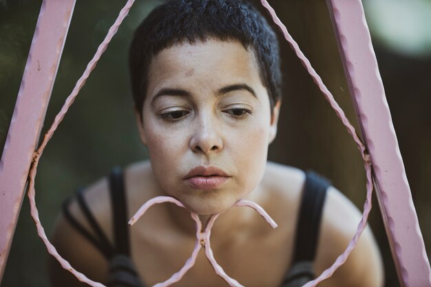 Foto retrato de una bella joven