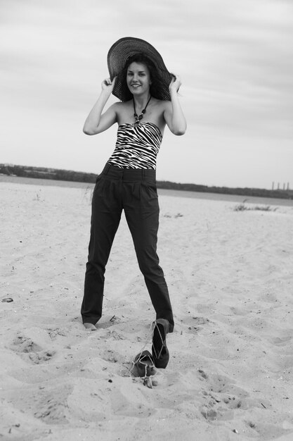 Retrato en blanco y negro de una niña